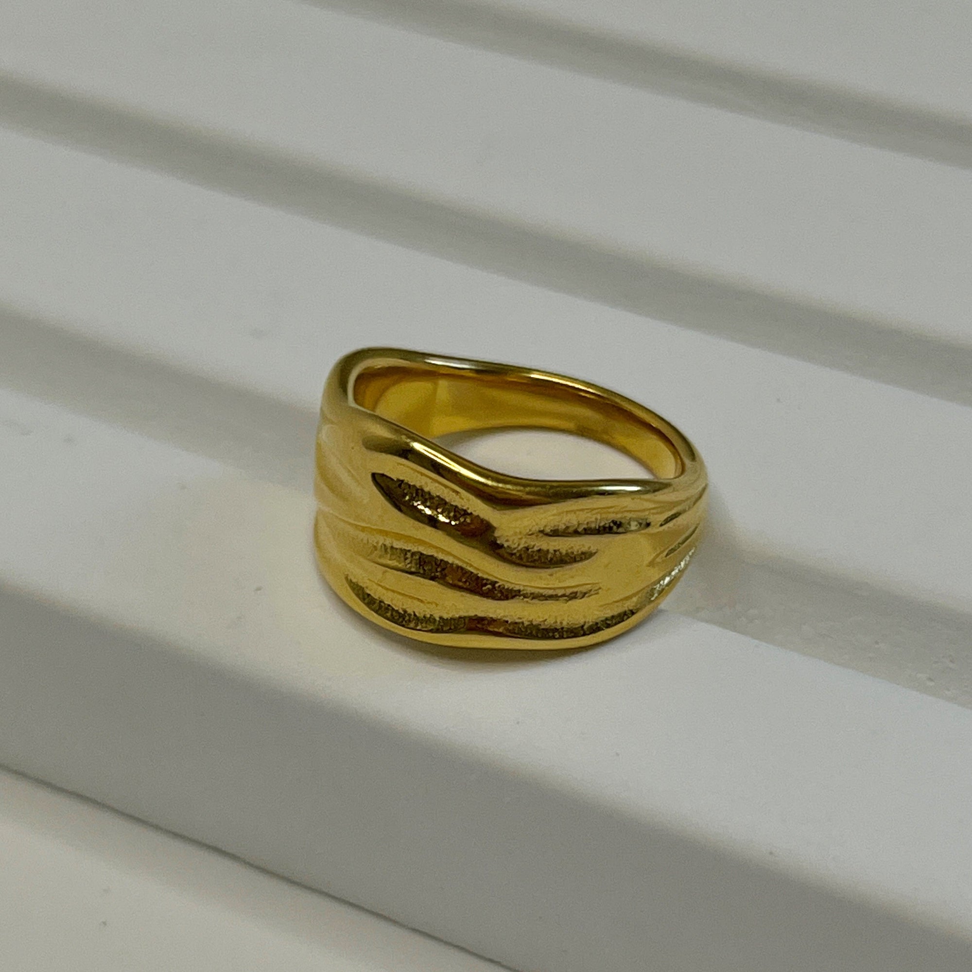 Anna Wave Ring