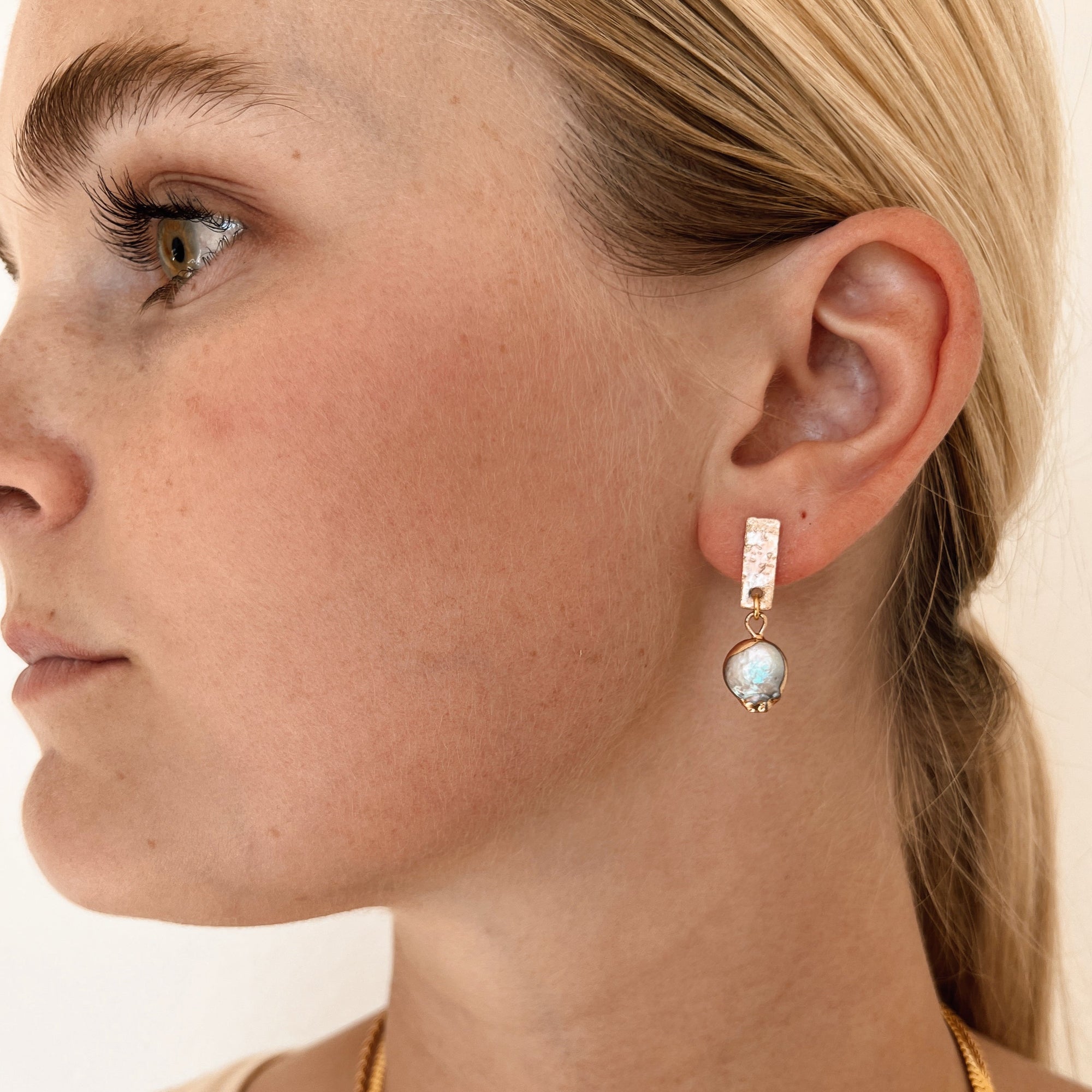 Isla Pearl Earring