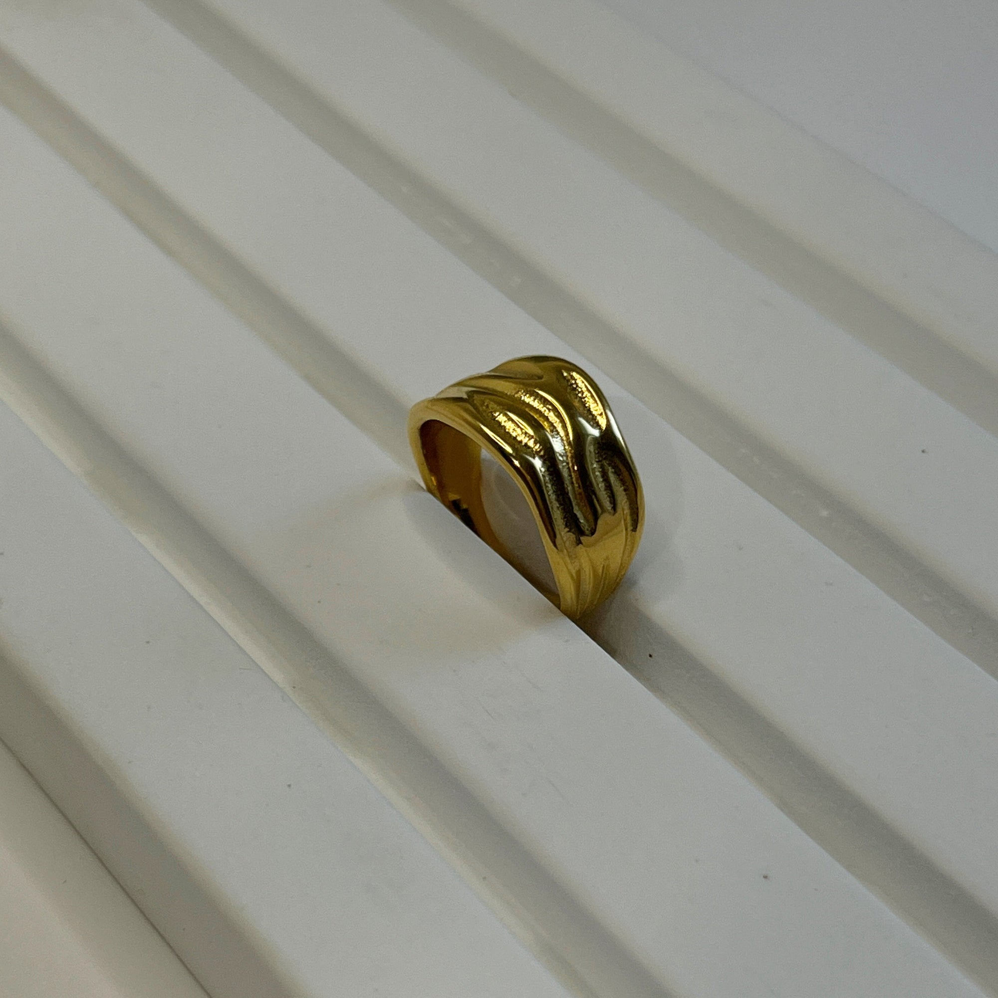 Anna Wave Ring